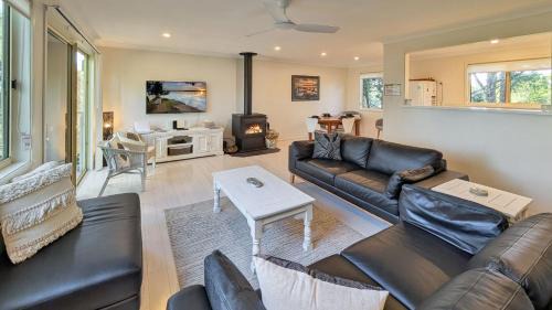 Erowal Bay House | Jan's Retreat by Experience Jervis Bay