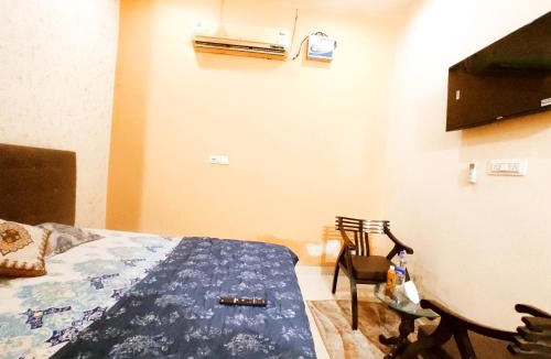 Jalandhar Hotel | JANNAT 7 - Hotel & Homestay PG with Restaurant & Banquet Hall - Families, Couples & Corporate