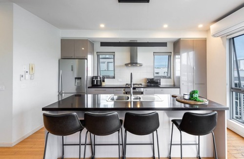 Ivanhoe Apartment | Jasandro Ivanhoe Base 17