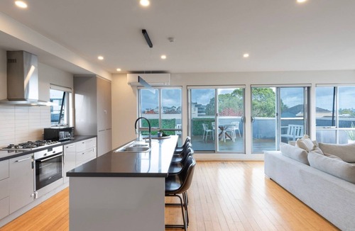 Ivanhoe Apartment | Jasandro Ivanhoe Base 17