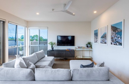 Ivanhoe Apartment | Jasandro Ivanhoe Base 17
