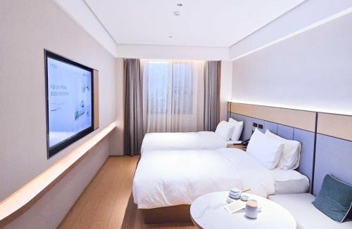 Middle Chaoyang Hotel | JI Hotel Beijing Chaoyang Station Jiuxianqiao Road