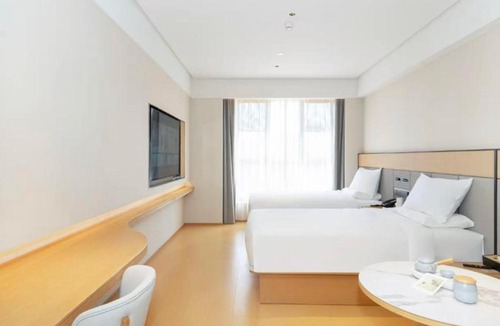 Liwan Hotel | JI Hotel Guangzhou Fangcun Huadiwan
