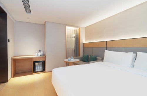Haizhu Hotel | JI Hotel Guangzhou Jiangtai Road Subway Station