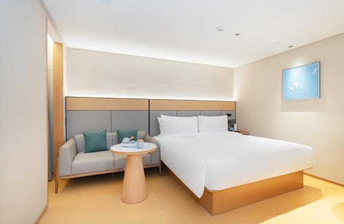 Haizhu Hotel | JI Hotel Guangzhou Jiangtai Road Subway Station