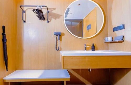 Qionghai Hotel | JI Hotel Qionghai Yinhai Road