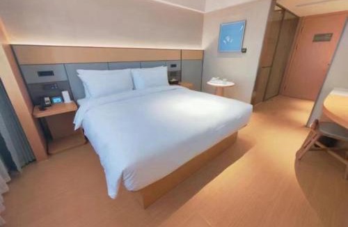 Qionghai Hotel | JI Hotel Qionghai Yinhai Road