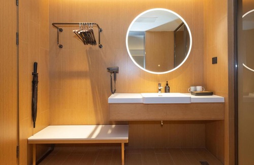 Xuhui Hotel | JI Hotel Shanghai Caohejing Hongcao Road