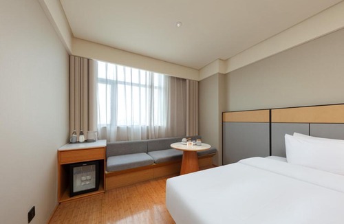 Changning Hotel | Ji Hotel Shanghai Hongqiao Hub Songhong Road Subway Station