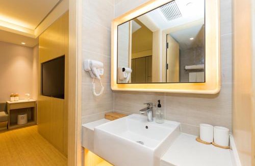 Huaihai Road Commercial Area Hotel | JI Hotel Shanghai Jing'an Temple Huaihai Middle Road