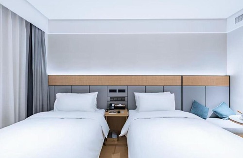 Putuo Hotel | JI Hotel Shanghai Meiling North Road Subway Station
