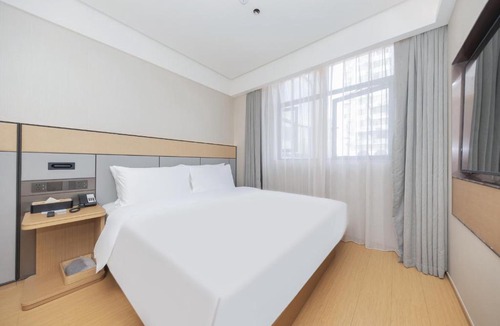 Xuhui Hotel | JI Hotel Shanghai South Railway Station Jinjiang Amusement Park (formerly Jinjiang Amusement Park Subway Station Branch)