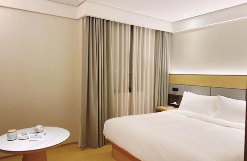 Jing'an Hotel | JI Hotel Shanghai Wuning Road Subway Station (formerly Changshou Road Yaxin Plaza Branch)