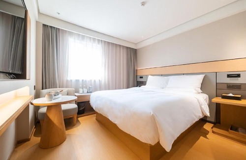 Changning Hotel | JI Hotel Shanghai Zhongshan Park Jiangsu Road (formerly Jiangsu Road Subway Station Branch)
