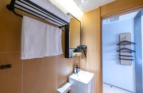 Changning Hotel | JI Hotel Shanghai Zhongshan Park Jiangsu Road (formerly Jiangsu Road Subway Station Branch)