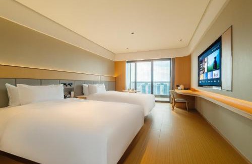 Shengsheng Hotel | JI Hotel Zhongshan North Station Poly Plaza