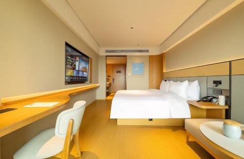 Shengsheng Hotel | JI Hotel Zhongshan North Station Poly Plaza