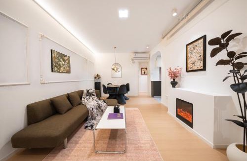 Downtown Shanghai Apartment | 嘉发3店5F-Mayhome B&B-near the Bund and Nanjing West Road People Square with 3 bedrooms-4 beds elevator apart ment and Nearby West Nanjing Road Metro