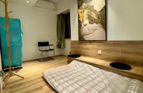 Jeifangbei Central Business District Apartment | Jiefangbei Near Hongyadon Tatami Bed for 3