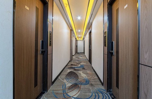 Dongguan City Center Apartment | Jing Du Gong Guan