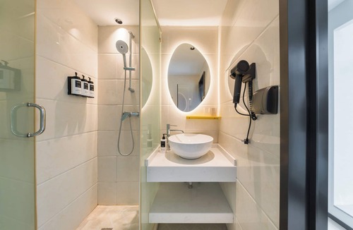 Hongqiao Hotel | Jing Xi Lian Lian Jiu Dian
