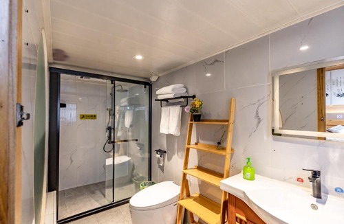 Dongcheng Hotel | Jinggu Sihe Beiluoguxiang Guesthouse
