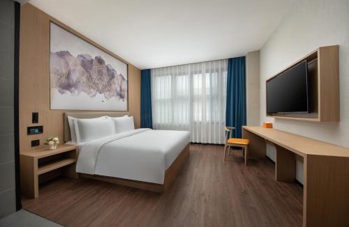 Putuo Hotel | JingLai Hotel Shanghai Meichuan Road Pedestrian Street Hypermarket Branch