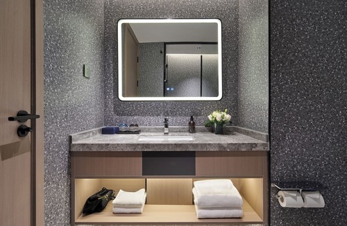 Putuo Hotel | Jinglai Zhenxuan Shanghai Tongji Hospital Xincun Road Subway Station Hotel