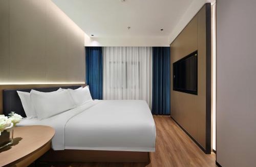 Putuo Hotel | Jinglai Zhenxuan Shanghai Tongji Hospital Xincun Road Subway Station Hotel