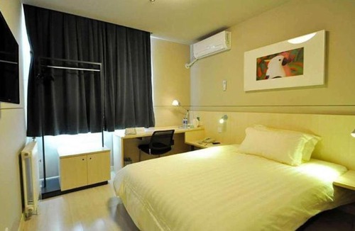 Dongli Hotel | Jinjiang Inn Hotel Tianjin Jintang Highway Steel pipe company Light rail station Branch