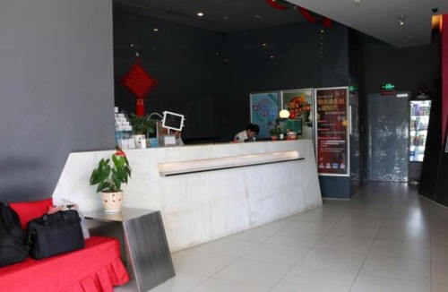 Xiangzhou District Hotel | Jinjiang Inn Zhuhai Xiangzhou Qinglv Middle Road Theater
