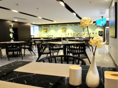 Shengze Hotel | JinJiang InnSelect Suzhou Shengze Shunhuxilu Hotel