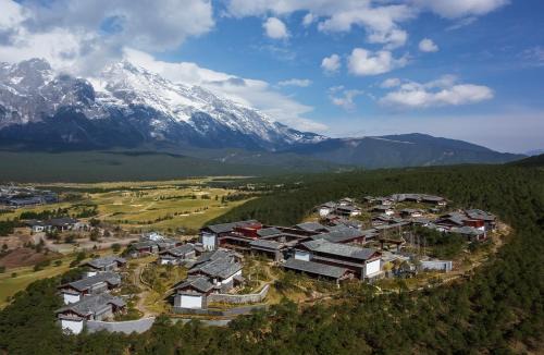 Yulong Hotel | Jinmao Pureal Mountain Liiang