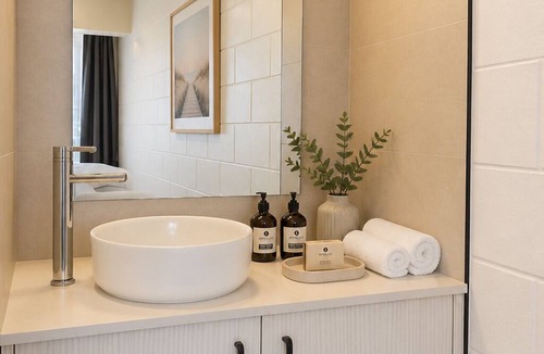 Casula Hotel | Jolly Knight Motel