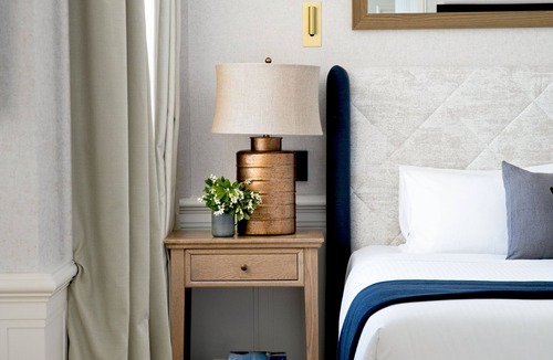 Palm Beach Hotel | Jonahs Restaurant & Accommodation, Whale Beach