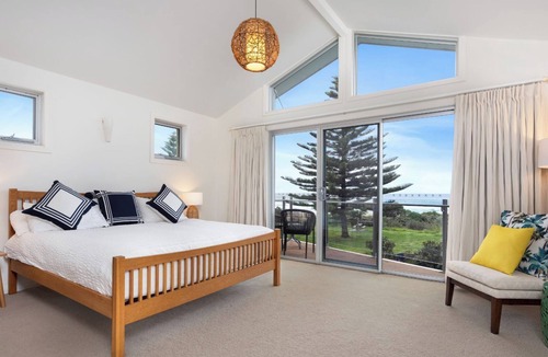 Kiama Downs House | Jones Waterfront Beach Escape - Ideal for families and groups with direct beach access