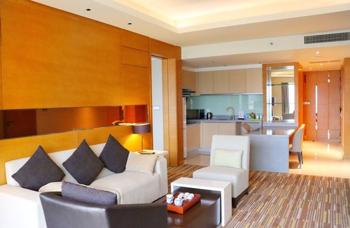 Guangzhou Science City Hotel | Junluxe Hotel Guangzhou Science City-Free Shuttle Bus Service to Guangzhou Canton Fair
