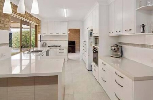 Abbey House | Just Beachy- Large yard, BBQ, WIFI