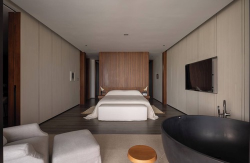 Jinjiang Hotel | KAIPUU ON THE REEF