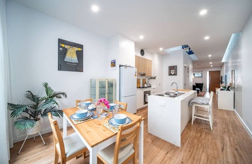 Tonsley House | Kashida - Persian-Style Townhouse with Office