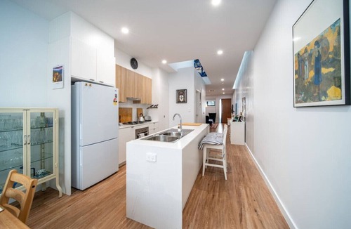 Tonsley House | Kashida - Persian-Style Townhouse with Office