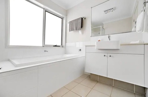 Kellyville House | Kellyvile Delight 5BrHouse+Parking+Shopping Center
