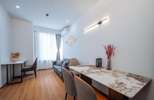 Jing'an Apartment | Ketangjian Hotel -Shanghai Railway Station Baoshan Road Subway Station