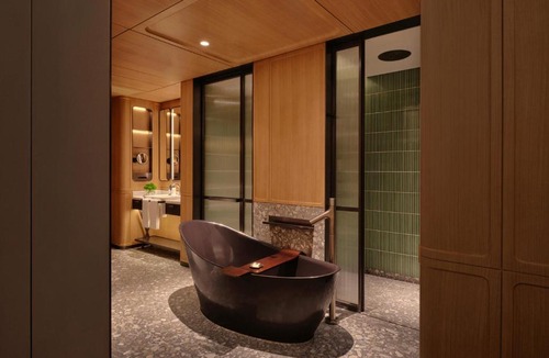 Tsim Sha Tsui Hotel | Kimpton Tsim Sha Tsui Hong Kong by IHG