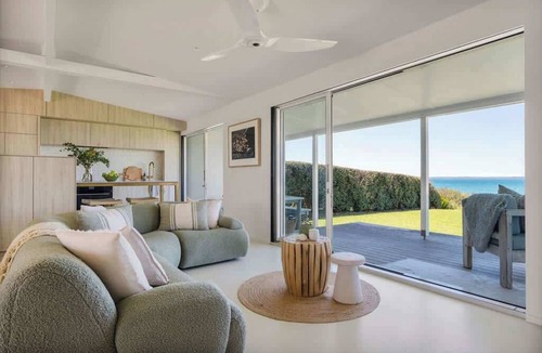 Callala Beach House | 'Kindred' Absolute Beachfront Retreat