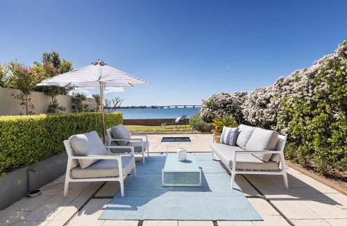 Sylvania Apartment | King Bedroom Waterfront Courtyard Apartment