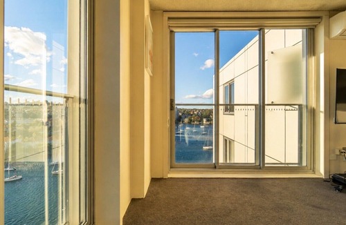 Kirribilli Apartment | Kirribilli Waterfront Lovely Charm 2B
