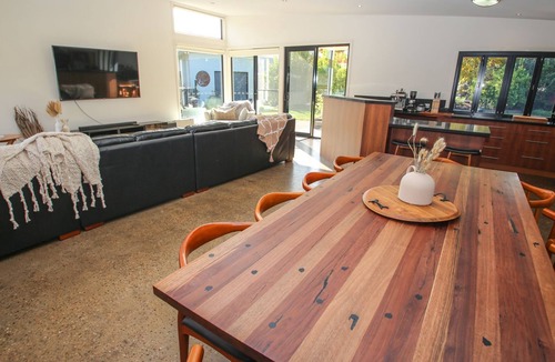 Porepunkah House | Kookarrunga - resort style family home
