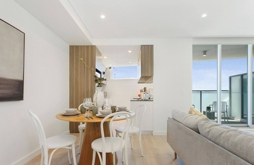 Burwood Apartment | KozyGuru | Burwood | City Skyline – Steps to Train