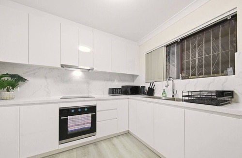 Cabramatta House | KozyGuru | Cabramatta | Spacious Family Townhouse